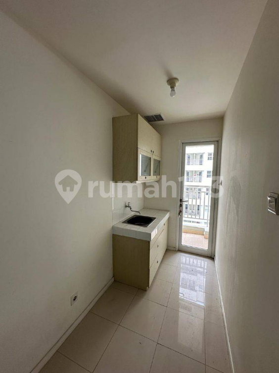 Modern 1-Bedroom Apartment Near University with Pool View