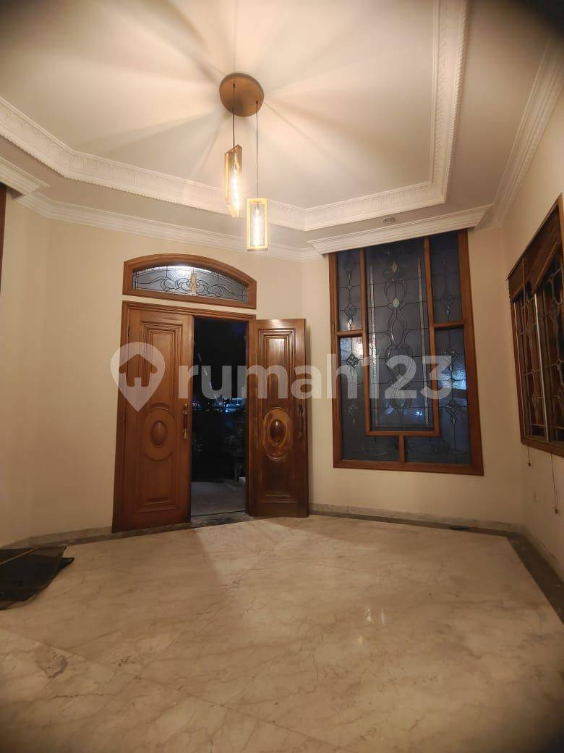 Luxurious Marble House Near Grand City