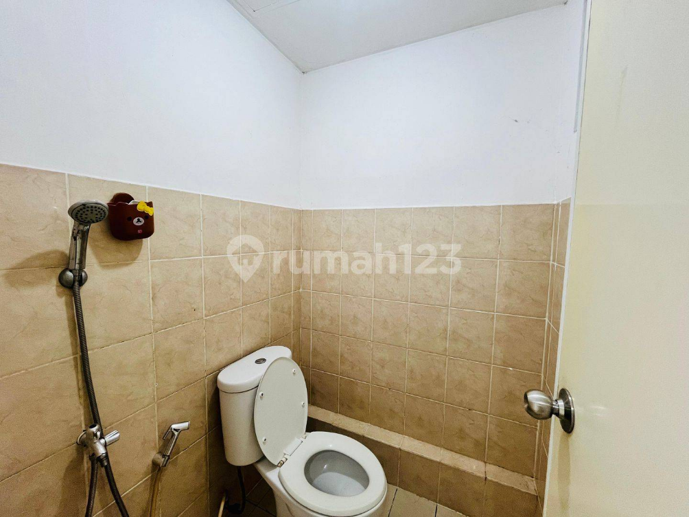 Modern Apartment in Green Bay Pluit Complex