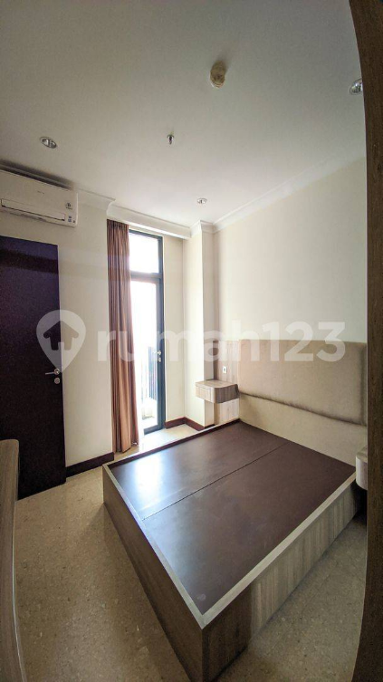 Modern 2BR Apartment with City Views