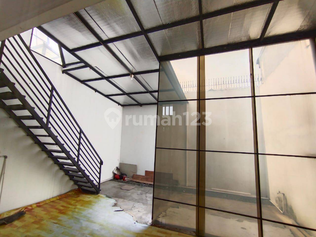 Designer Interior House in Taman Kopo Indah