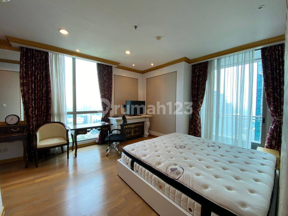 Luxurious 2BR Fully Furnished Apartment with City View
