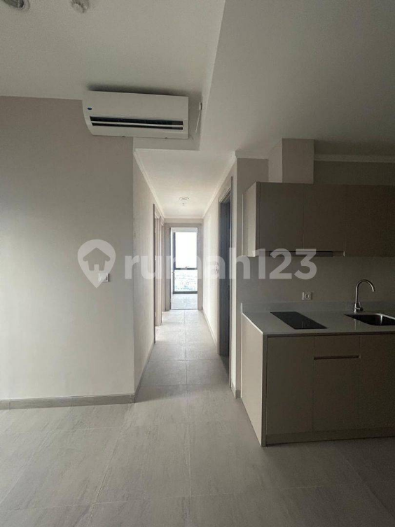Large 3-Bedroom Apartment with City Views