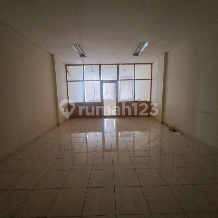 Spacious Commercial Shophouse in Kelapa Gading
