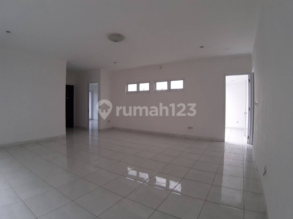 Modern House Near MRT Cipete with 5 Bedrooms