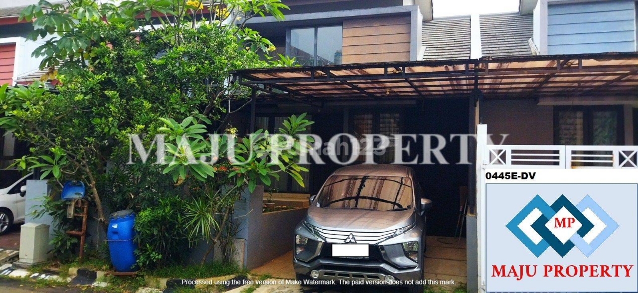 Strategic Located Townhouse Near Cibubur Toll