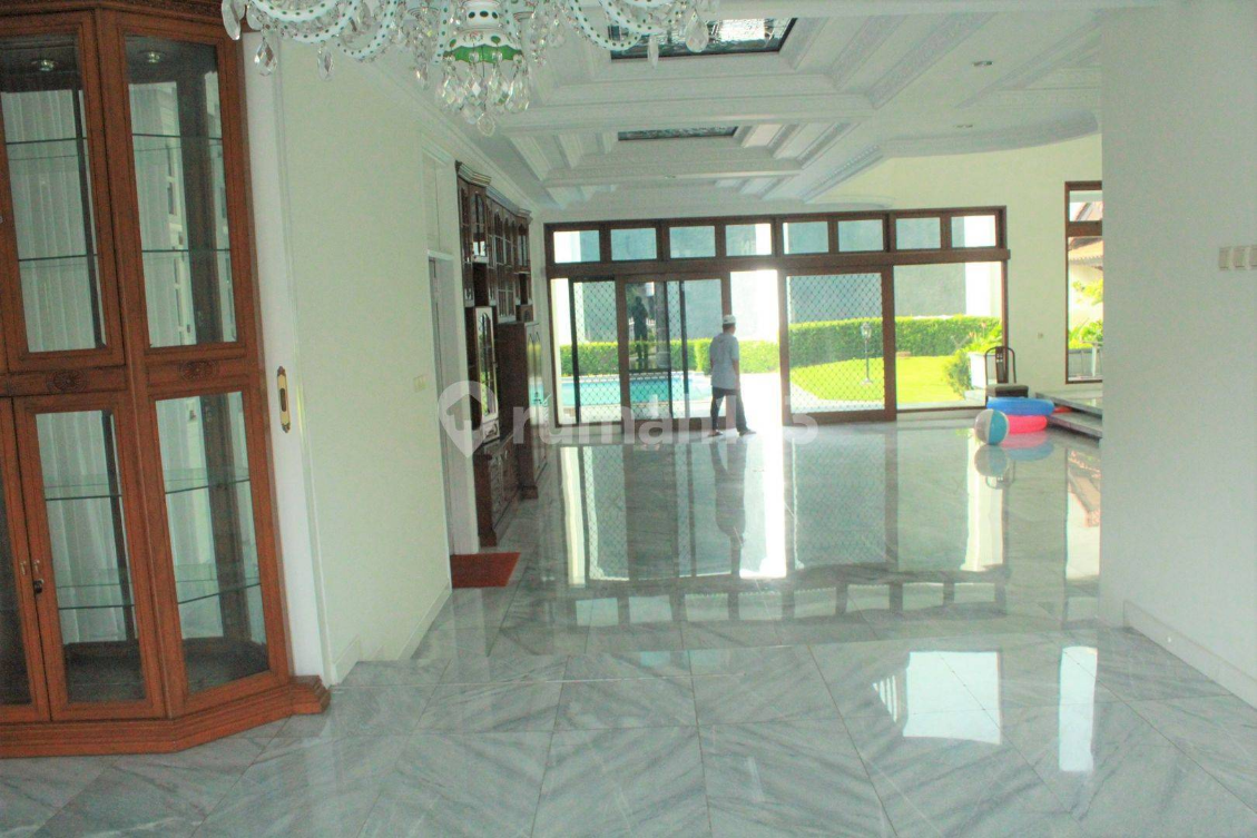 Luxury House Near Jakarta Intercultural School