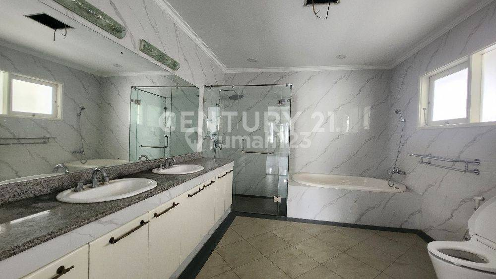 Luxurious House Near SCBD with Carara Marble