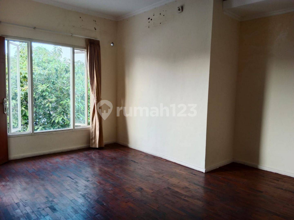 Minimalist 2-Story House Near Modern Market