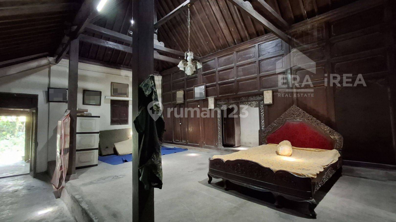 Traditional House with Large Yard in Klaten