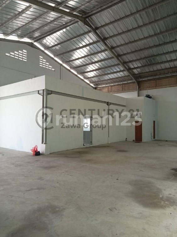 Large Industrial Warehouse with Office Space