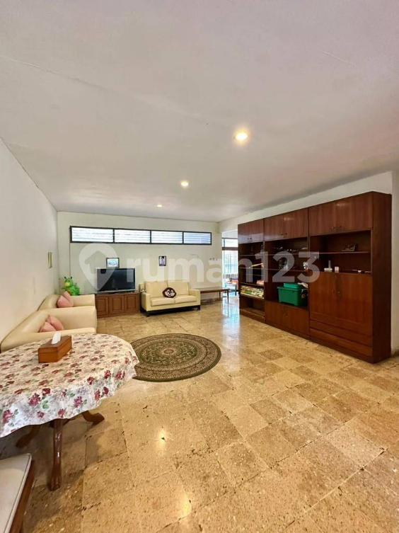 Spacious House with Large Garden in South Jakarta