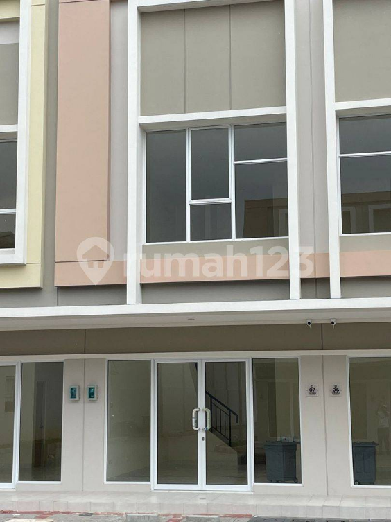 Modern Townhouse Near Stella Maris School