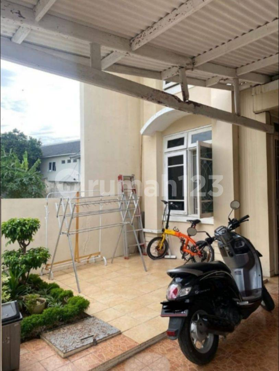 Spacious 2-Bedroom House with Garden and Carport