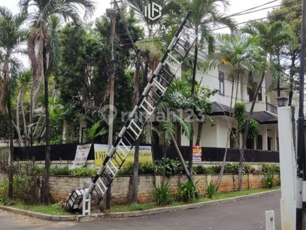 Luxury 5-Bedroom House with Pool in Patra Kuningan