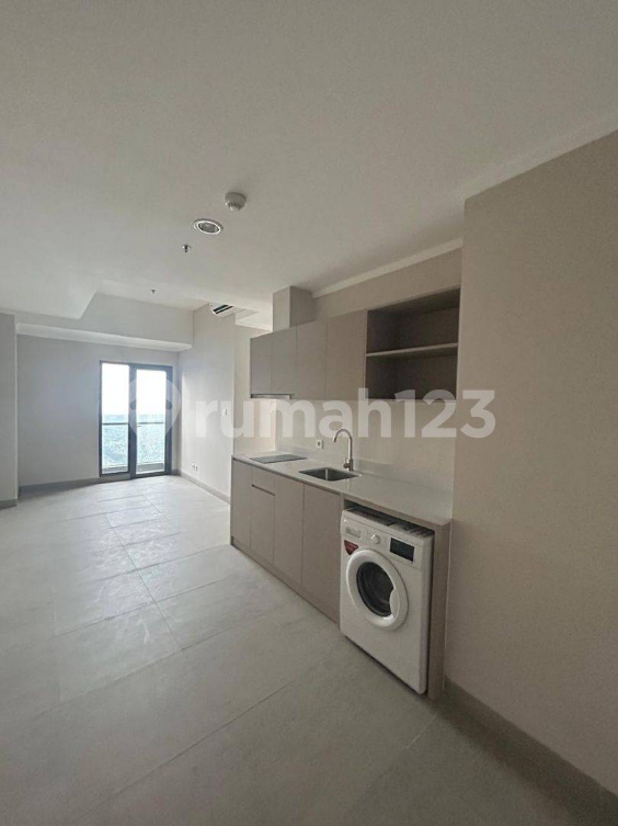 Large 3-Bedroom Apartment with City Views