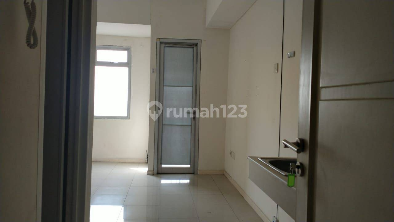 Modern 20m² Studio with AC in Urban Area