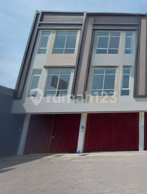Modern Commercial Space with Three Levels