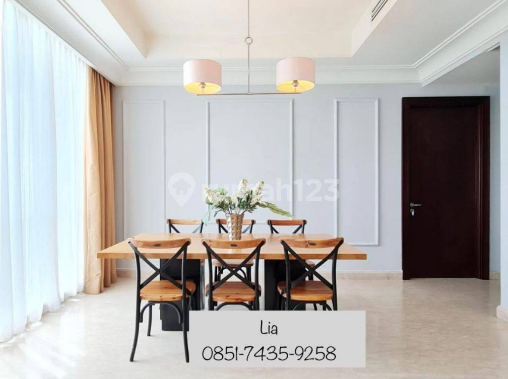 Luxurious 2-Bed Apartment with Private Lift Pakubuwono