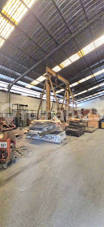 Large Warehouse with Office Space in Muara Karang