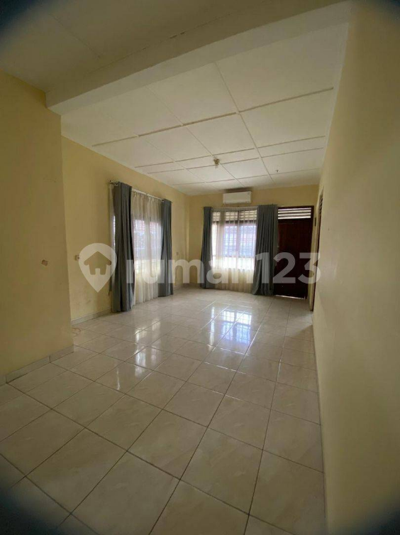Spacious 5-Bedroom House Near RSHS Bandung