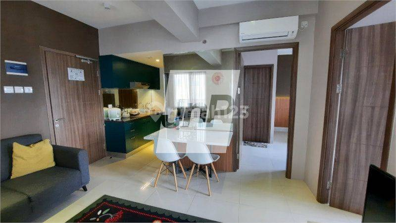 Furnished 2-Bed Apartment with Pool View