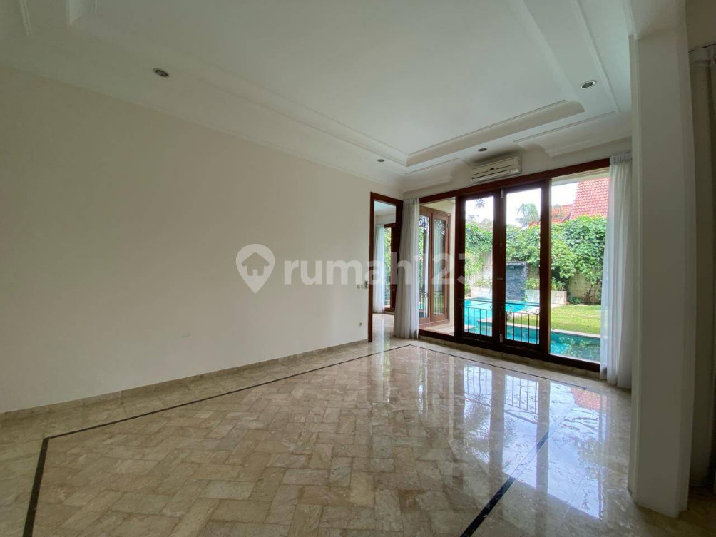 Spacious 2-Story House with Pool and Garden