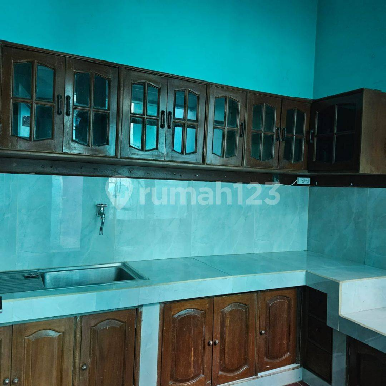 Renovated Two-Bedroom House with Spiral Staircase