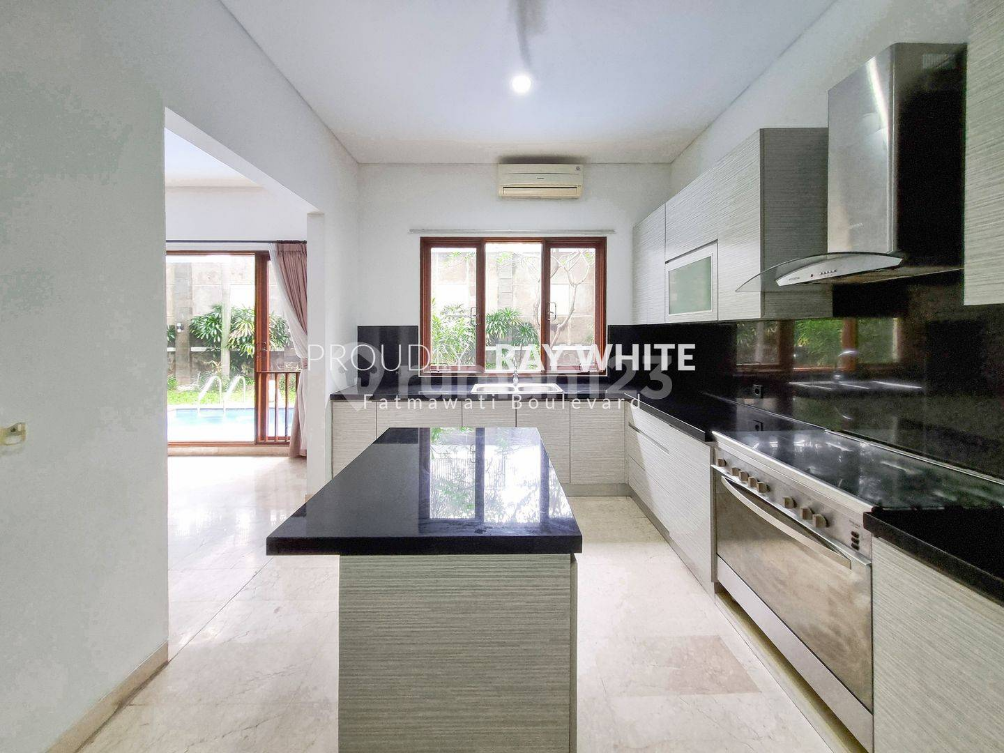 Minimalist 4-Bedroom House with Pool in Kemang