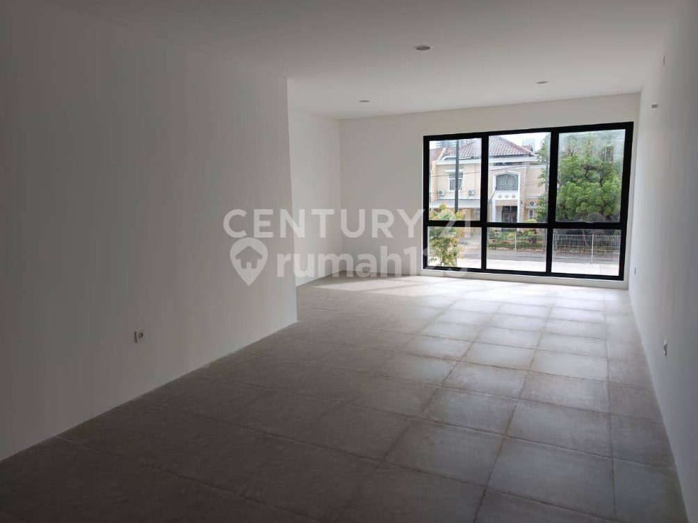 Modern Commercial Space in Lippo Cikarang