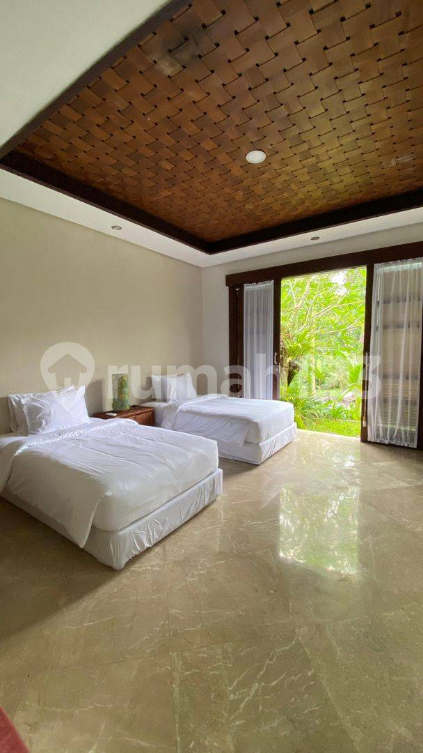 Luxurious 3-Bedroom Villa with Pool in Singakerta