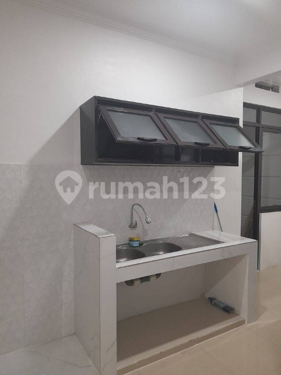 Semi-furnished 2-bedroom house in Gading Serpong