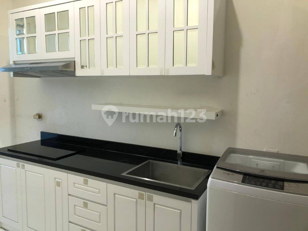 Large 3-Bedroom Penthouse with City Views