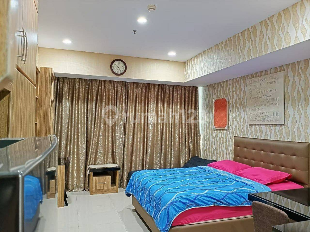 Furnished Studio Apartment with Built-in Storage