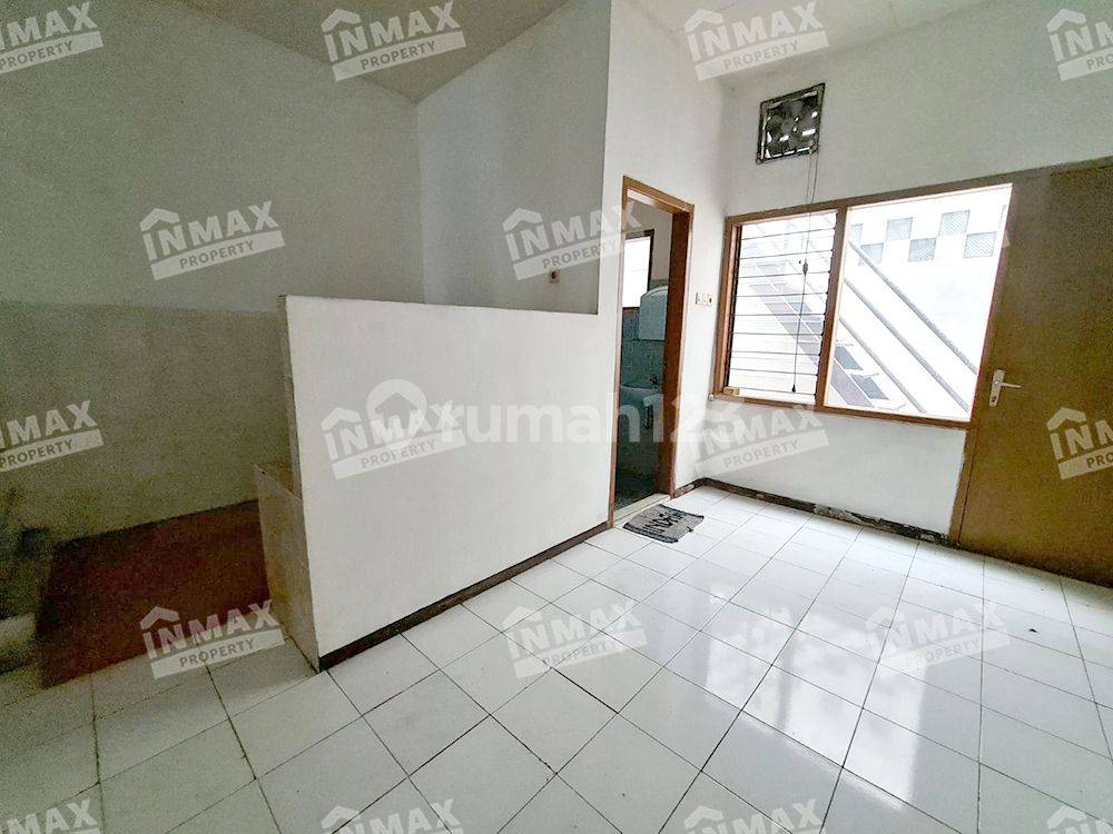 Well-maintained shophouse for business or office