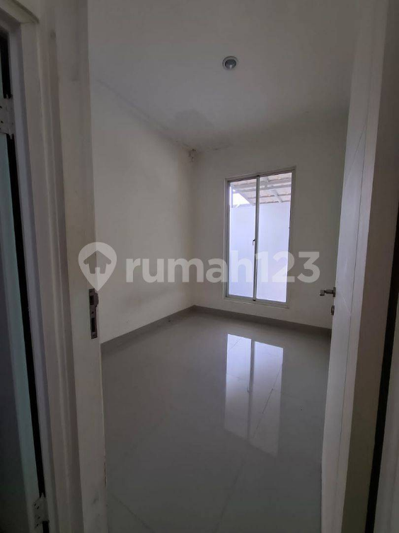 Renovated 2-Bedroom House Near Cisauk Station