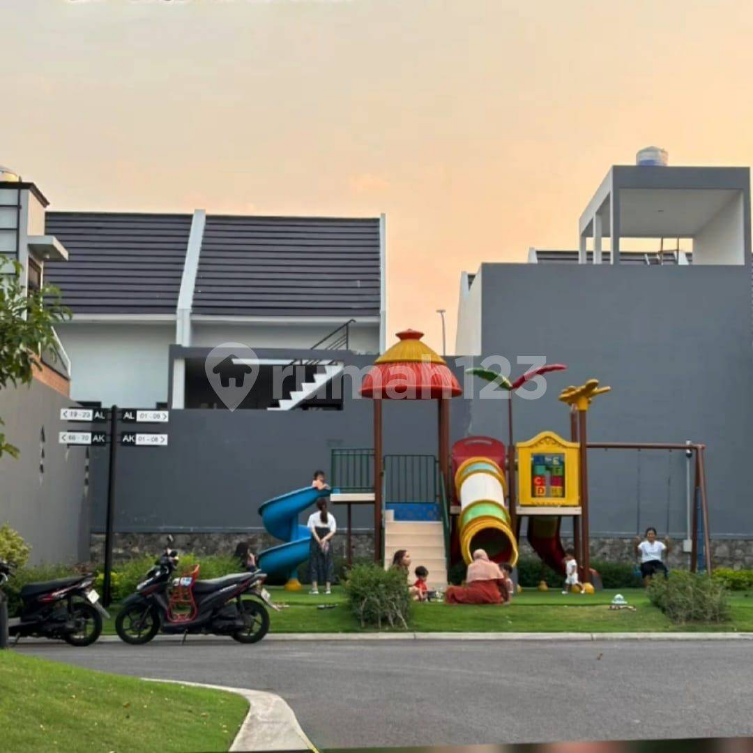 New Modern House Near Medical Centers