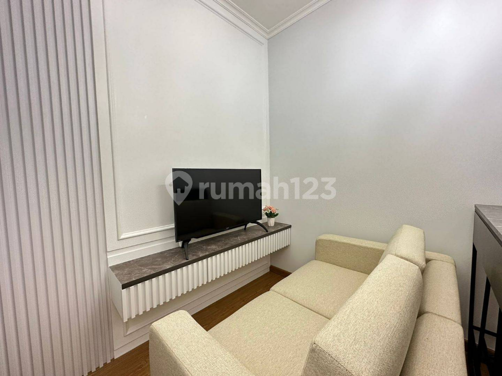 Modern 1BR Furnished Apartment in Central Jakarta