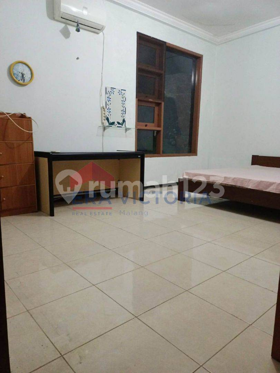 Large 5-Bedroom House Near Universities with Furnishings