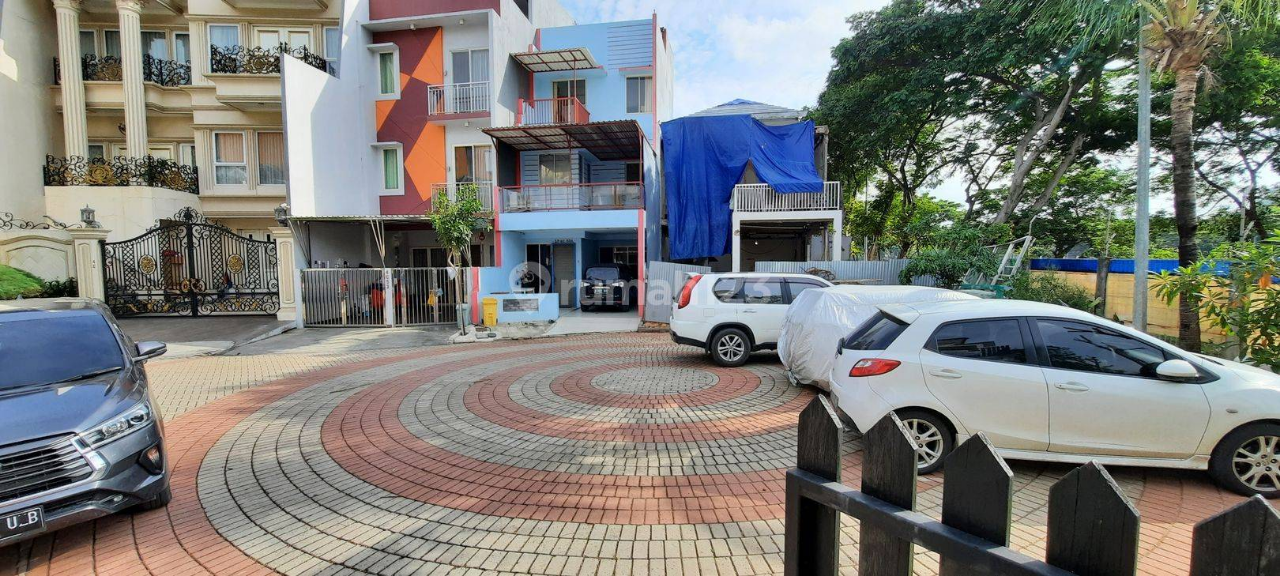 Large Semi-Furnished House with Garden View