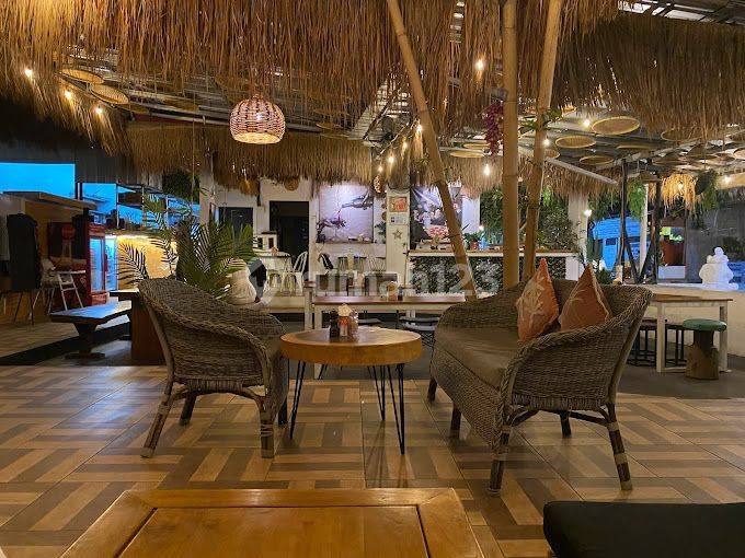 Commercial Semi-Open Building in Strategic Kuta Location