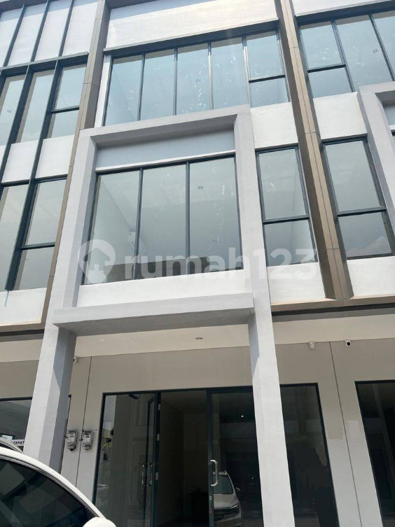 Modern 3-Floor Commercial Space in Strategic Location