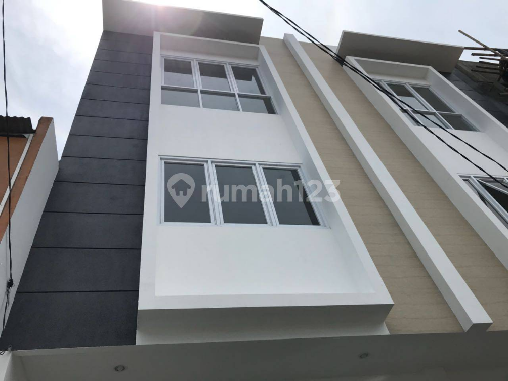 Modern Commercial Building on Main Road Kopo
