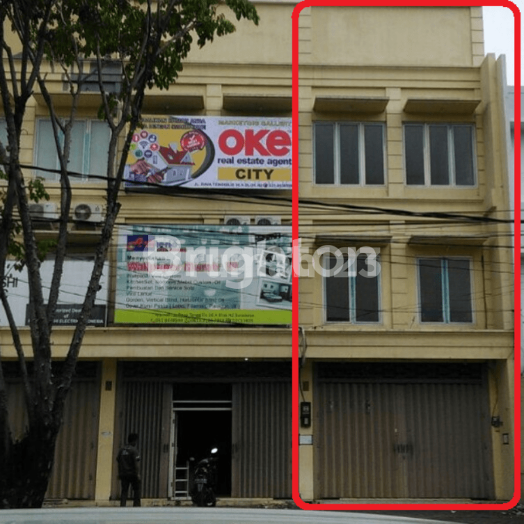 3-Story Commercial Building on Main Road Tenggilis