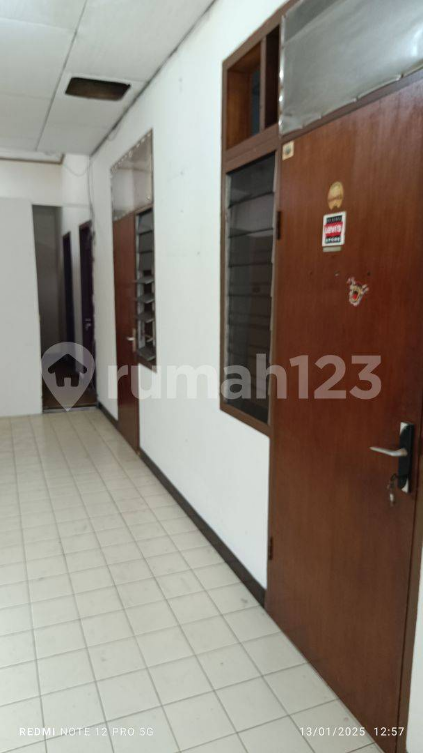 5 Bedroom House Near Market and Schools