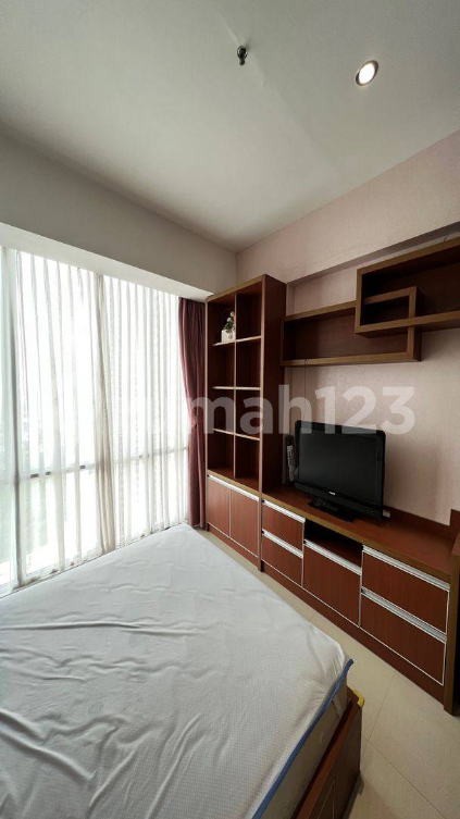 Modern Studio Apartment with Built-in Furniture