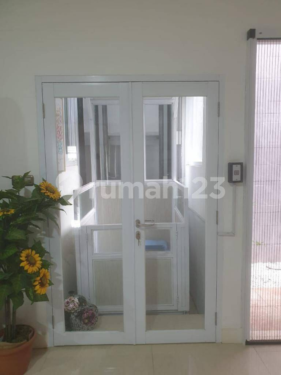 Luxury House with Lift and Modern Amenities