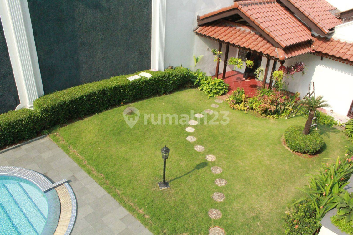 Luxury House Near Jakarta Intercultural School