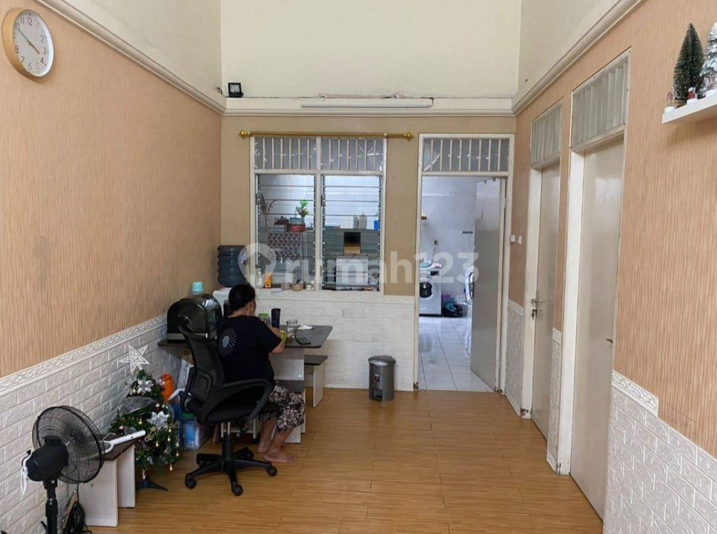 Spacious 2-Bedroom House with Garden and Carport