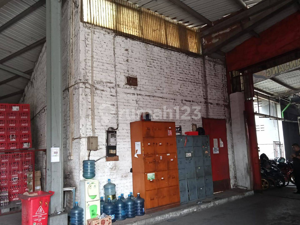 Large Industrial Warehouse on Soekarno Hatta Mainroad